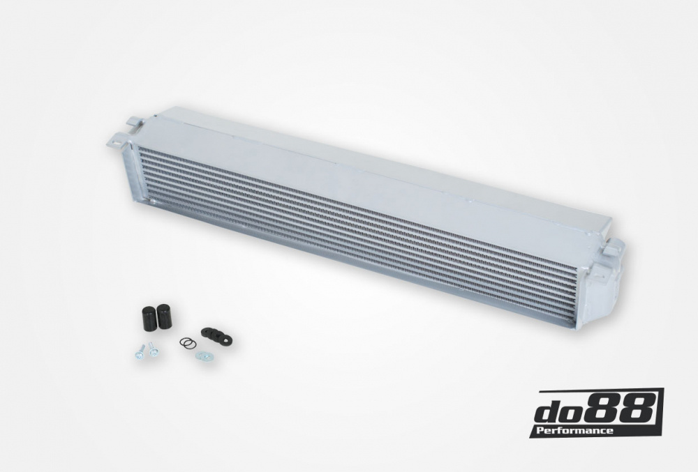 BMW M3 E46 Radiateur d\'huile moteur Racing dans le groupe Adapté au modèle / BMW / E46, S54 M52 M54 (M3 & 3-Série) chez do88 AB (OC-150)