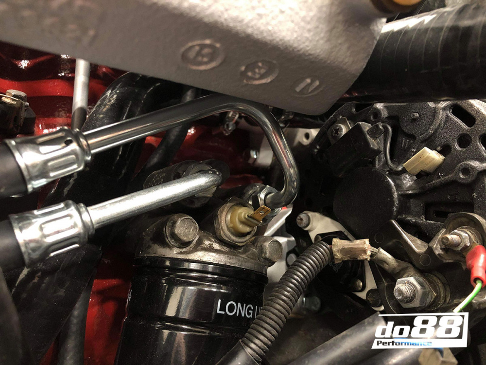 Saab 900 Turbo 1984-1993 Radiateur d\'huile moteur Saab 900 Turbo 1984-1993 Radiateur d\'huile moteur