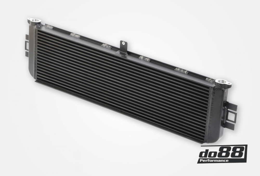 do88 Radiateur d\'huile moteur, BMW M2 M3 M4 G80 G82 G87 (S58) dans le groupe Adapté au modèle / BMW / G80 G87, S58 (M2 M3 M4) chez do88 AB (OC-200)