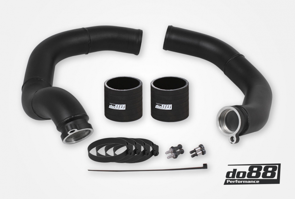 BMW F8X M2C M3 M4 Tubes d\'échangeur charge pipe dans le groupe Adapté au modèle / BMW / F80 F82 F87, S55 (M2C M3 M4) chez do88 AB (TR-240-SS)