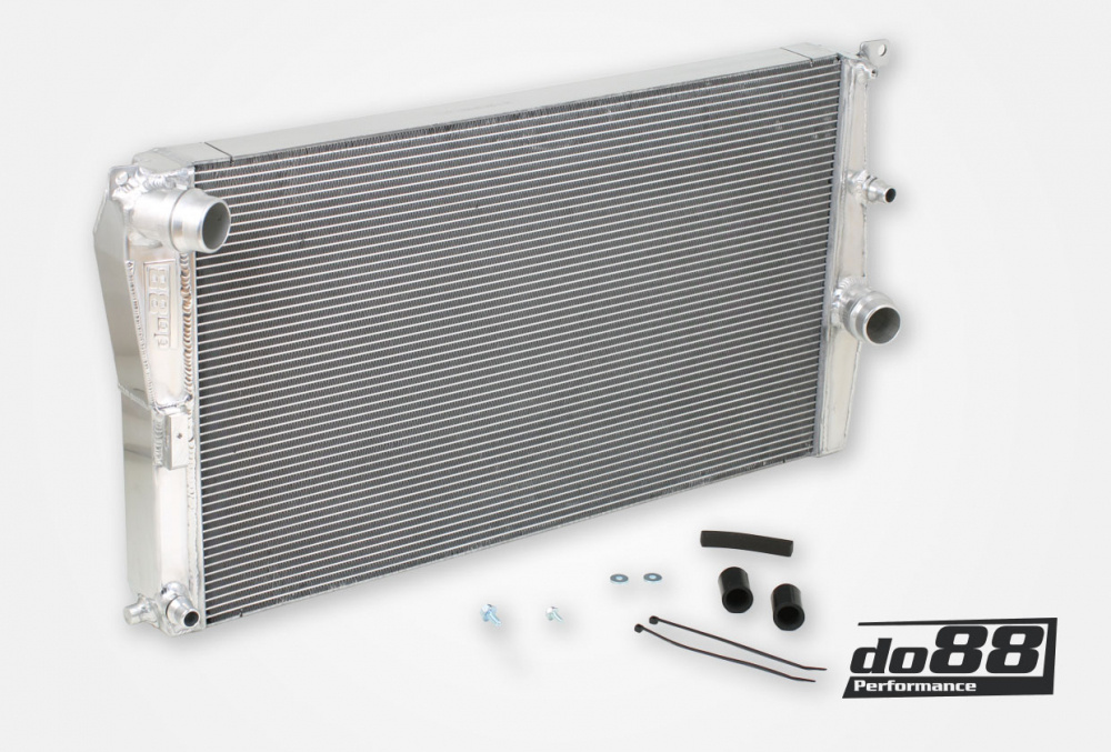 BMW M235i M2 335i 435i Radiateur de moteur Aluminium dans le groupe Adapté au modèle / BMW / F20 F22 F30, N55 N20 N57 (1,2,3 & 4-Série) chez do88 AB (WC-290)